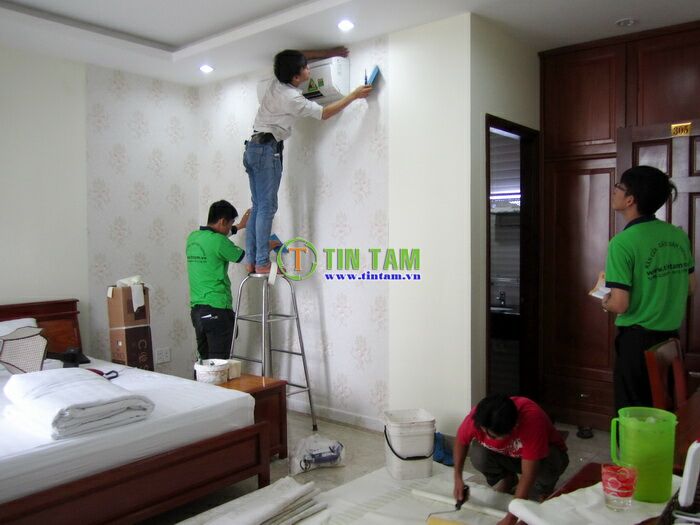 nhận thi công giay dan tuong làm trong ngày